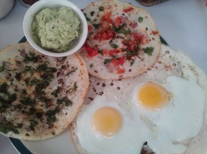 ONION/TOMATO UTTAPAM