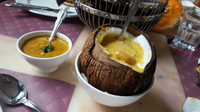 hotel-calcutta-coconut-prawn-curry