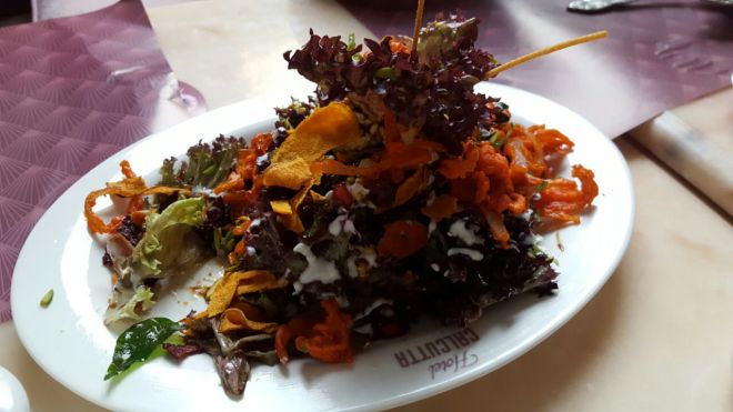 hotel-calcutta-koshambiri-pakora-salad